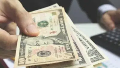 ayuda financiera para pagar deudas