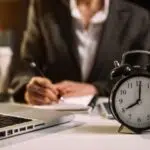 cuántas horas se deben trabajar por ley en usa