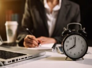 cuántas horas se deben trabajar por ley en usa