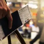 puedo regresar a mi país sin pasaporte